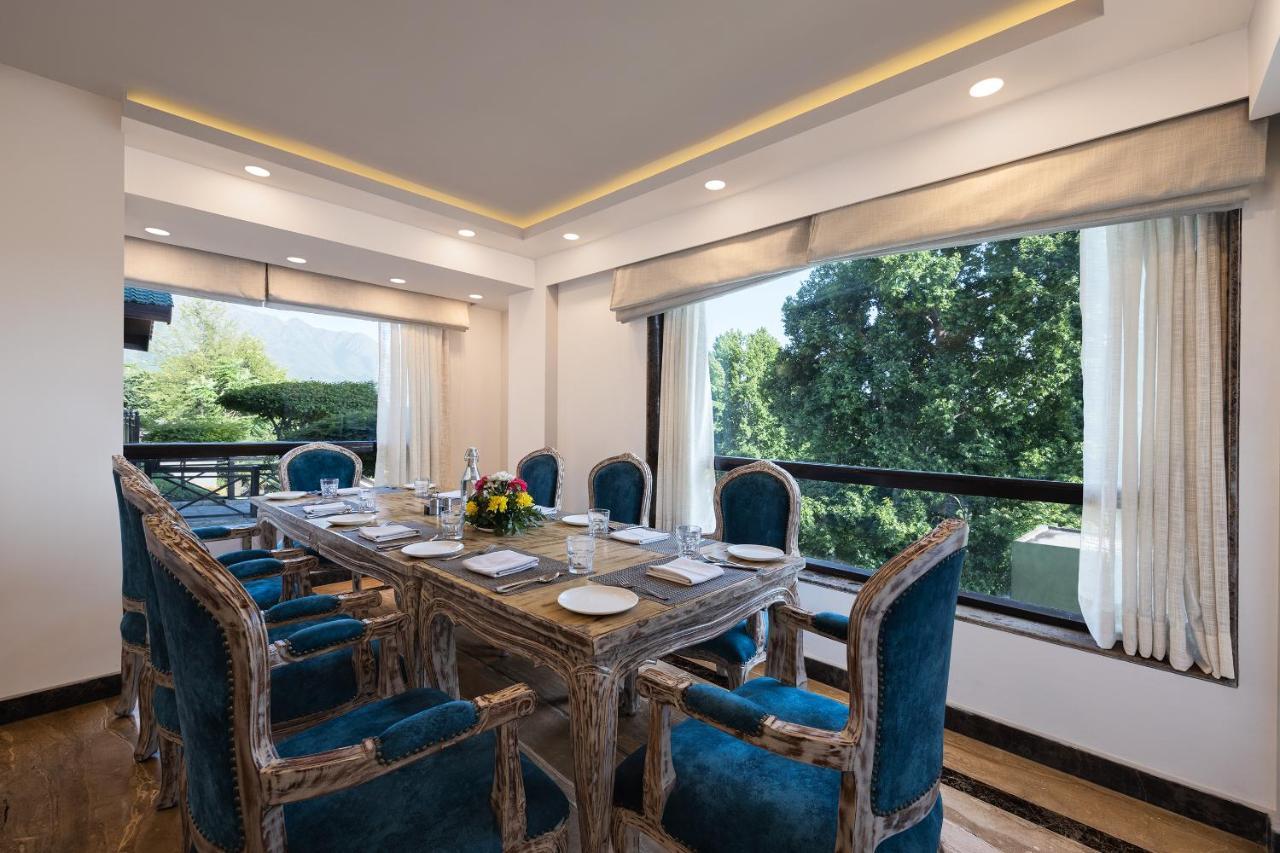 ホテル Golden Tulip Srinagar エクステリア 写真