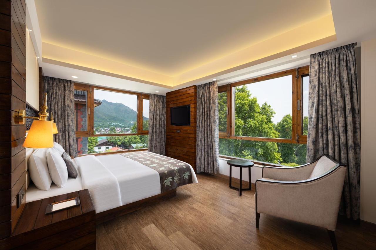 ホテル Golden Tulip Srinagar エクステリア 写真
