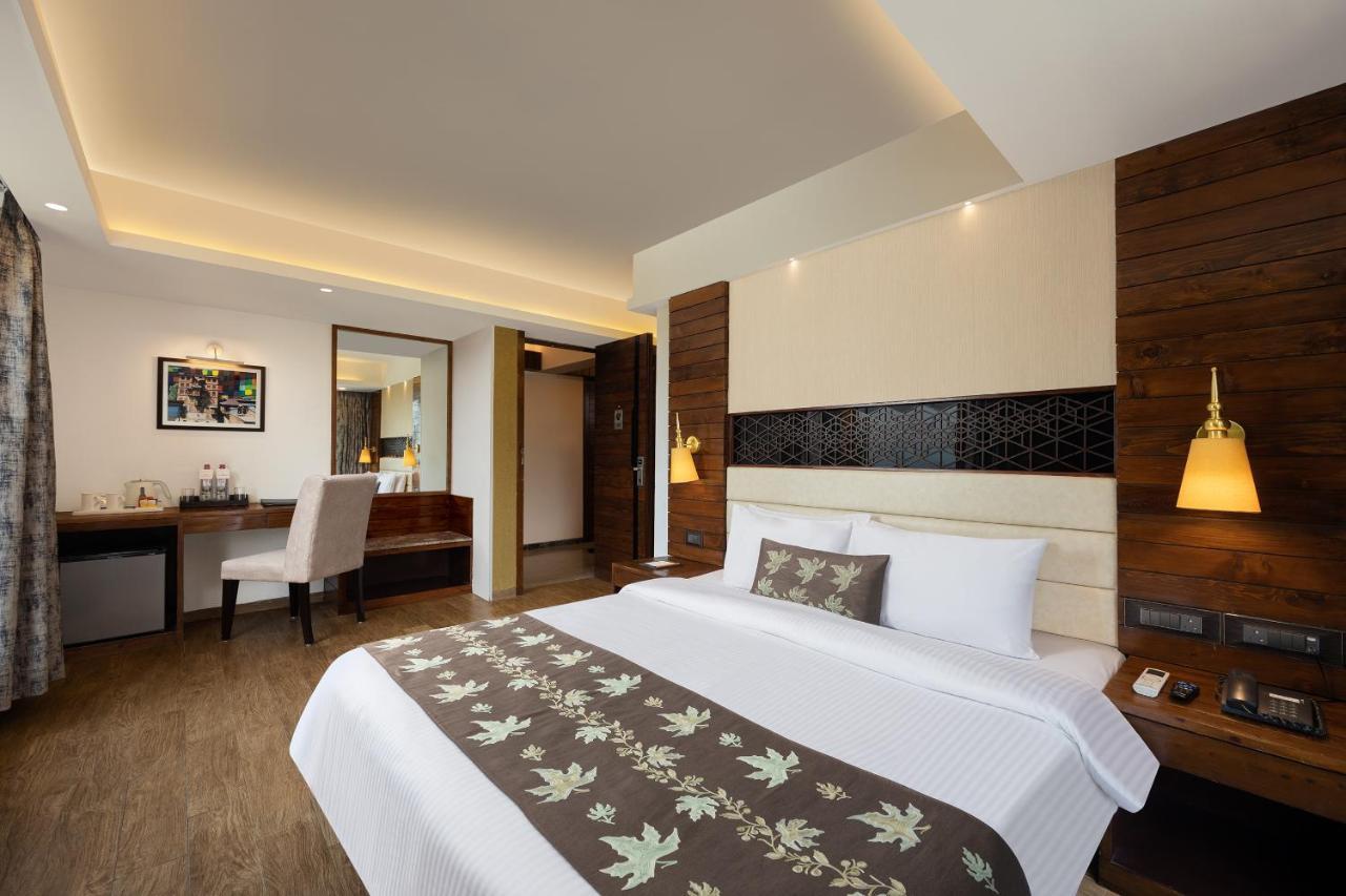 ホテル Golden Tulip Srinagar エクステリア 写真