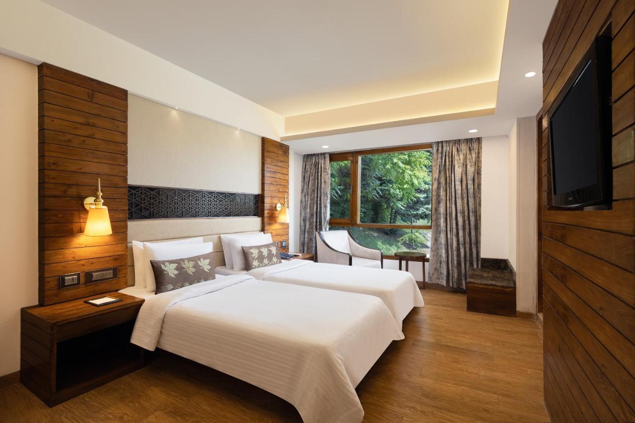 ホテル Golden Tulip Srinagar エクステリア 写真