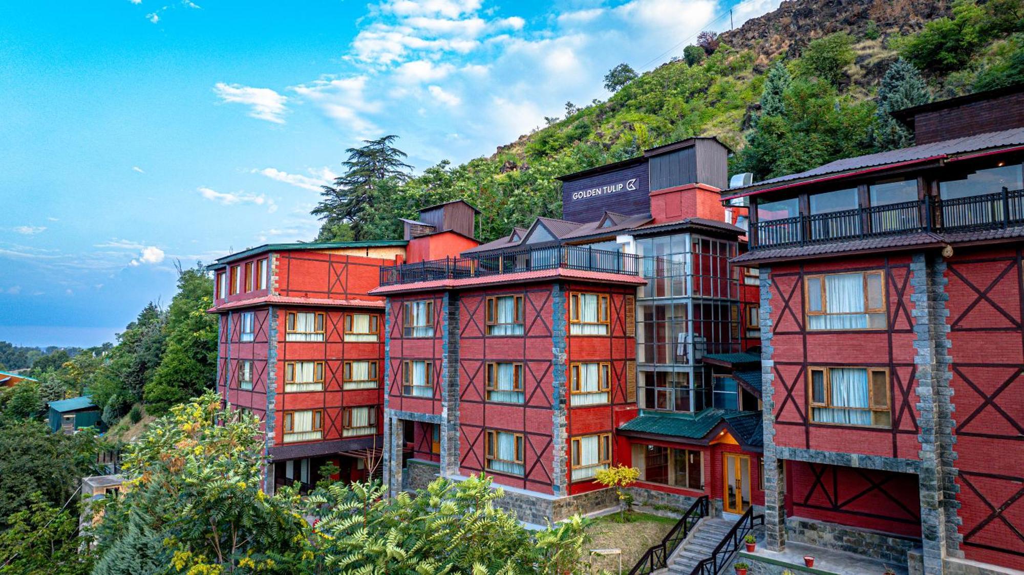 ホテル Golden Tulip Srinagar エクステリア 写真