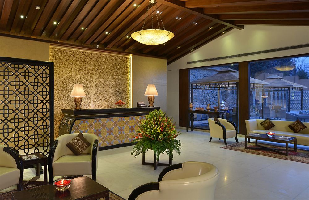 ホテル Golden Tulip Srinagar エクステリア 写真