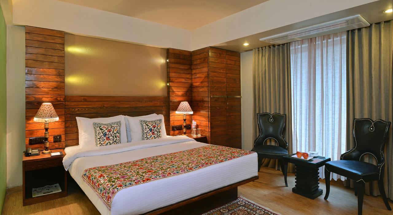 ホテル Golden Tulip Srinagar エクステリア 写真
