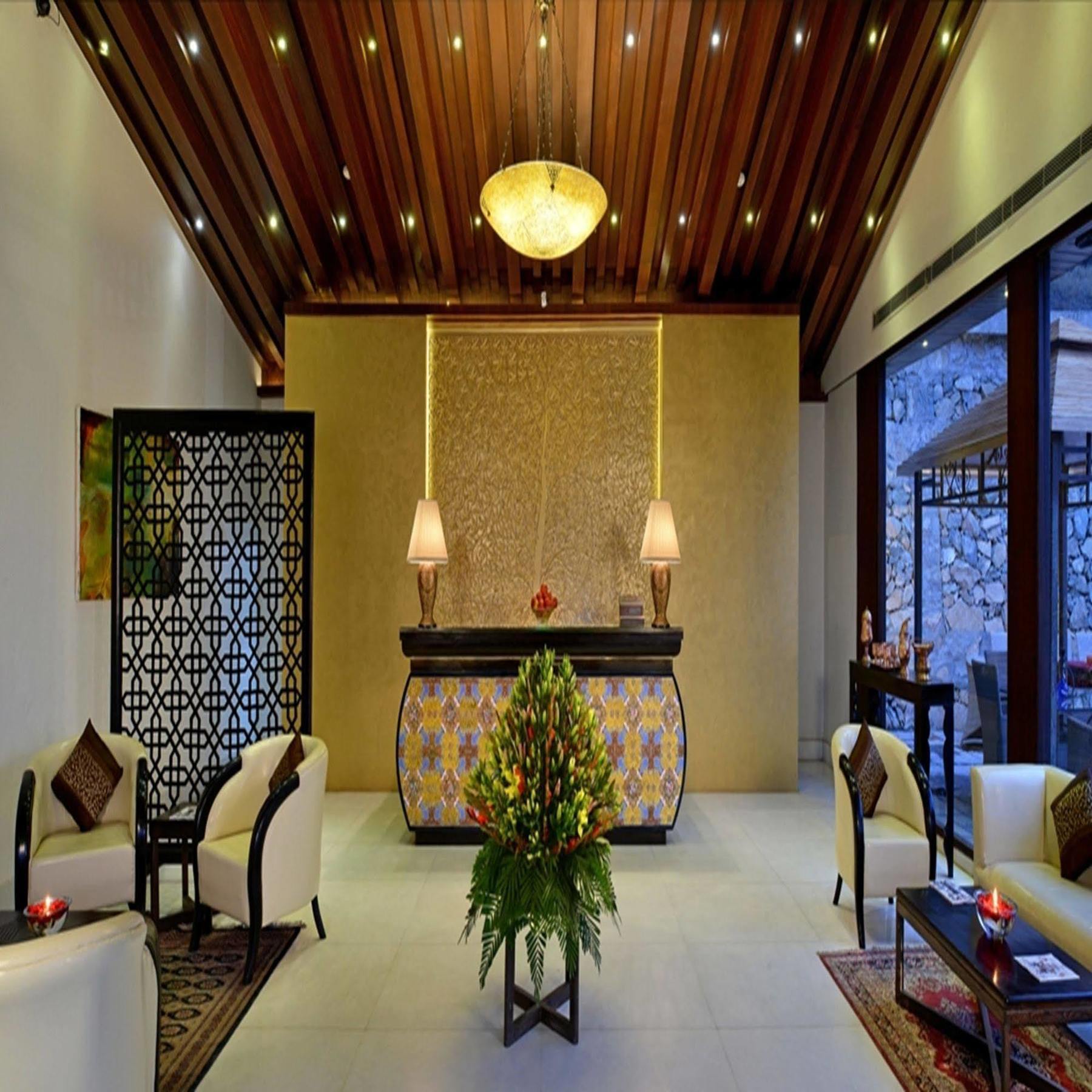 ホテル Golden Tulip Srinagar エクステリア 写真